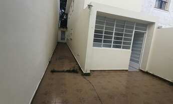 Imagem 2: Sobrado à venda ou para alugar com 2 quartos, 2 vagas e edícula