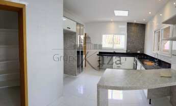 Imagem 7: Casa de condomínio sobrado para venda tem 320 metros quadrados com 5 quartos