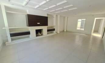 Imagem 7: Sobrado para aluguel e venda tem 270 metros quadrados com 5 quartos