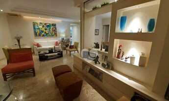 Imagem 2: Paissandu- Impecável - quadra da praia - reformado - luxuoso - original 4 dorm - 2 suites