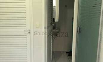 Imagem 7: Casa de condomínio para venda tem 252 metros quadrados com 4 quartos