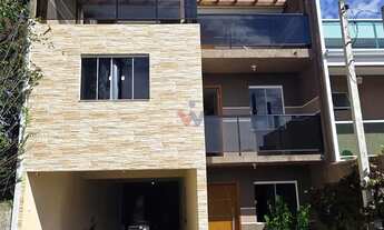 Imagem 2: Sobrado Amplo no Condomínio Dona Hilda 6 Quartos, Churrasqueira e 3 Vagas