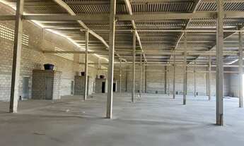 Imagem 3: Excelente galpão disponível para locação, localizado em via movimentada com fácil acesso a