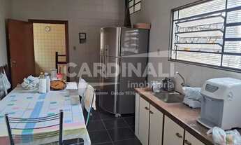 Imagem 3: Casa de esquina com localização privilegiada, ótima oportunidade de investimento