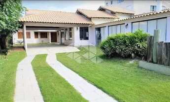 Imagem: Casa Maravilhosa no Centro de Tramandaí