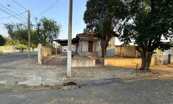 Imagem 4: Casa de madeira à venda no Jardim São Paulo com 3 quartos na Região Central de Londrina