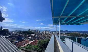 Imagem 6: Terraço com vista mar, piscina e espaço gourmet, 4 suítes e 6 vagas para locação no Centro