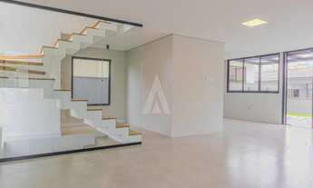 Imagem 4: Lindo sobrado no condomínio Quinte Essence com 1 suíte master mais 2 suítes à venda no bai