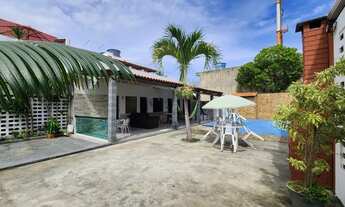 Imagem 2: Vendo ou Arrendo casa com 5 quartos, suítes com piscina pertinho da praia de itapuama