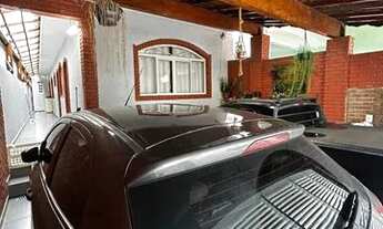 Imagem 2: Casa em Jandira, Jd. Europa, 3 dormitórios, sendo um suíte. Perto de tudo: supermercados,