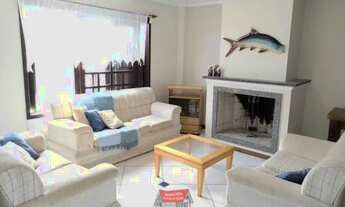 Imagem 4: Sobrado composto por 5 dormitórios (2 suítes) no Centro - Imbé - RS