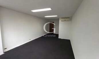 Imagem 5: Conjunto Comercial com vista de frente para Av. Paulista ao lado da estação de metro Tria