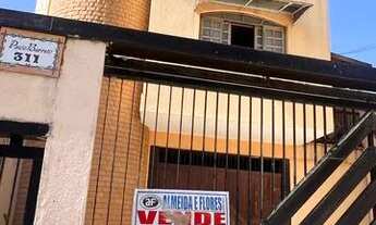 Imagem 4: Casa com 3 Suíte Piscina e churrasqueira e 8 vagas cobertas