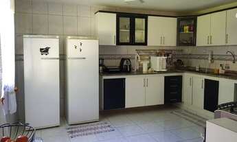 Imagem 3: Casa de condomínio para venda tem 430 metros quadrados com 4 quartos