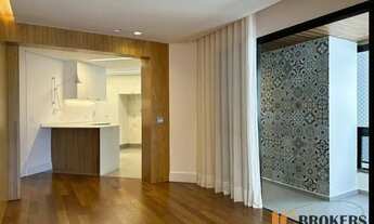 Imagem 7: Apartamento totalmente reformado com 181m² de área útil, 3 vagas, 3 suítes