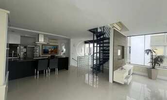 Imagem: Cobertura tríplex com 4 Suítes e 158m²