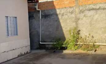 Imagem 3: Casa na Cidade de Jaraguá: Espaçosa, Confortável e Próxima ao Mercado!