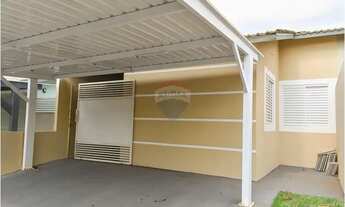 Imagem 2: Casa à venda com três quartos e energia fotovoltaica