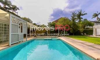 Imagem: Residência com 700m² 05 suítes 04 vagas