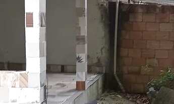 Imagem 3: Terreno c 3 casa murado