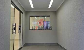 Imagem 3: Linda casa! 2 Quartos sendo 1S - Pé direito Alto, excelente acabamento e Quintal - Jardim