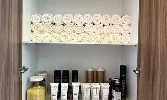 Imagem 2: Mobiliário COMPLETO de barbearia ALTO PADRÃO Vandevelde