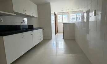 Imagem 4: Apartamento Espaçoso de 130m² com 3 Quartos e Suíte