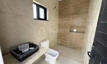 Imagem 5: Casa de Luxo com 4 suítes no Condomínio da Sociedade Hípica de Botucatu FASE FINAL DE ACAB