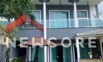 Imagem: Casa de condomínio em Rua Professor Santos