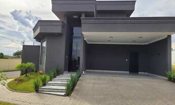 Imagem: Casa de condomínio térrea para venda possui