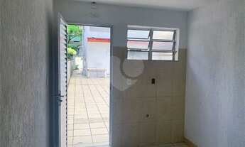 Imagem 4: SOBRADO DUAS QUADRAS DA PRAIA NA APARECIDA 4 DORMITÓRIOS 5 BANHIROS E QUINTAL