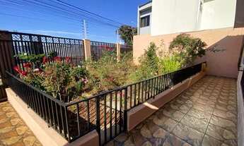 Imagem 4: CASA À VENDA NA VILA SANTA CANDIDA EM APUCARANA