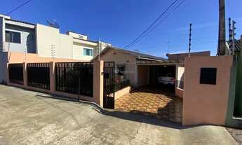 Imagem 3: CASA À VENDA NA VILA SANTA CANDIDA EM APUCARANA