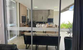 Imagem 8: Casa residencial em condomínio disponível para venda no bairro Jardim Sul em Uberlândia-MG