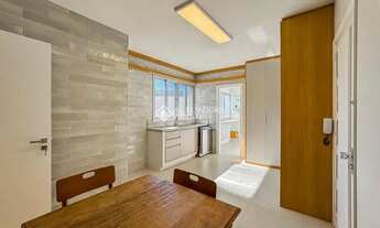 Imagem 7: Imóvel para venda tem 142 metros quadrados com 2 quartos em Três Figueiras - Porto Alegre