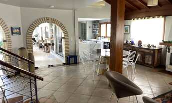 Imagem 5: Casa para aluguel possui 500 metros quadrados com 6 quartos.