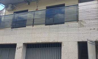 Imagem 3: Vendo uma casa com 2 apt nos altos