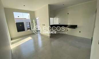 Imagem: Casa à venda, 2 quartos, 1 suíte, 2 vagas