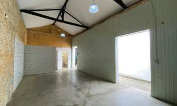 Imagem: Salão comercial com galpão para locação