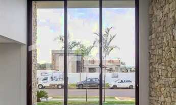 Imagem 7: O Jardins França é um condomínio de alto padrão, que tem uma integração com uma mata nativ