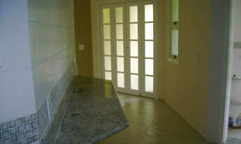 Imagem 4: Excelente casa em condomínio fechado com segurança 24 horas!