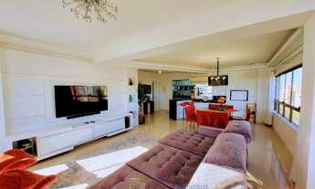 Imagem 2: Apto com 128m² privativos, 3 quartos, sendo 1 suíte e 2 demi-suítes, mobiliado.R$-950-Mil