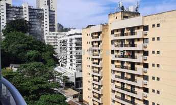 Imagem 5: Excelente localização: quarto e sala com boa infra no prédio. Uma vaga na escritura. Entra