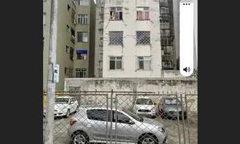 Imagem 2: Apartamento 2/4 com dependência no Vale de Nazaré, bem localizado