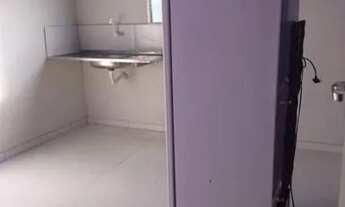 Imagem 2: Kitnet Feitosa - 3 minutos av lamenha filho - para mulher - não chega carro