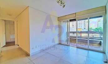 Imagem 3: Apartamento em ótimo estado, com 2 dormitórios, sendo 1 suíte. Com varanda e 1 vaga em rua