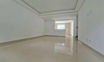 Imagem 5: Confiancce Imóveis Aluga: Lindo e amplo sobrado novo, com bastante espaço de terreno, em l