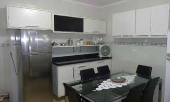 Imagem 4: Sobrado com três dormitórios na Avenida Costa Machado no Canto Do Forte