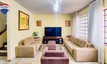 Imagem: Excelente sobrado na Rua Maringá 210m²