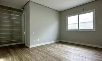 Imagem 7: Casa para venda tem 264 metros quadrados com 3 quartos em Centro - Curitiba - PR